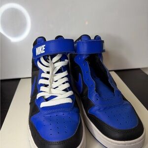 Nike grade school boro court sneakers